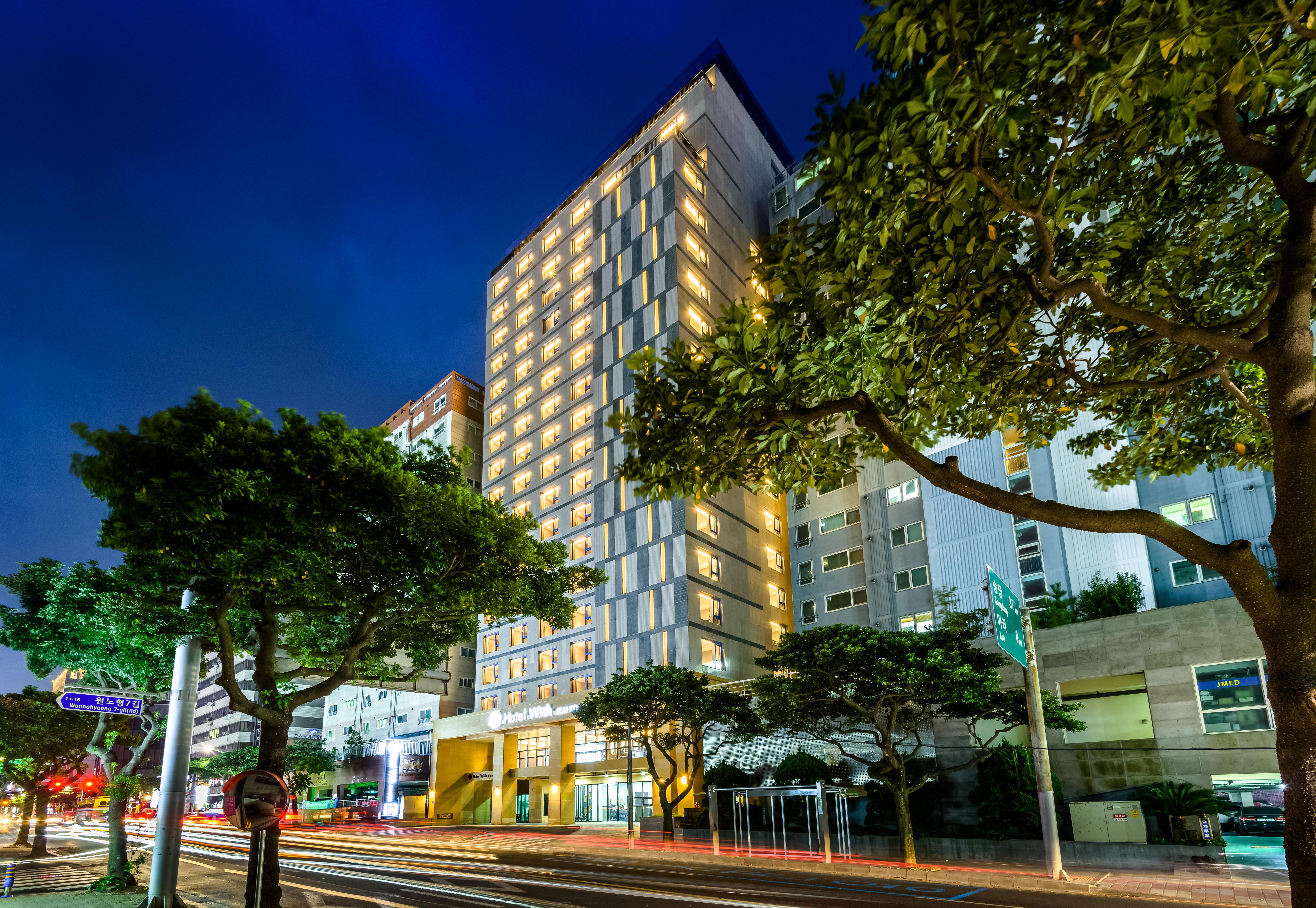 Hotel With Jeju Buitenkant foto